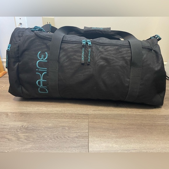 DAKINE- EQ Duffle Bag. - Picture 3 of 7